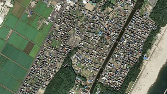 Satelliteimagesphotodevastationearthquaketsunamisendaiarahama1